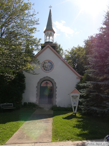 photo de petite église protestante de Ste Adèle