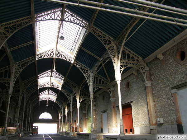 photo d'Hall de Gare Ateliers Gustave Eiffel, utilisés jusqu'en 1989, Caves Byrrh