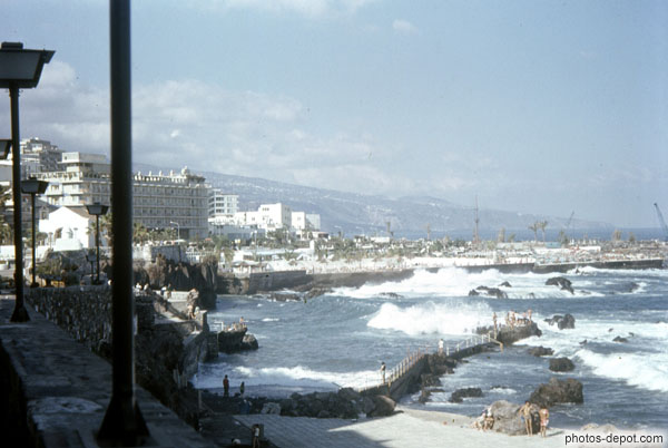 Hautes vagues dans le port Inconnu, Photo 2007