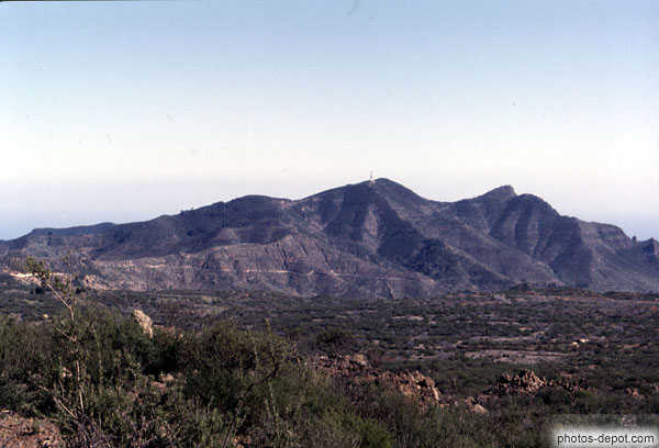 Croix en haut du mont