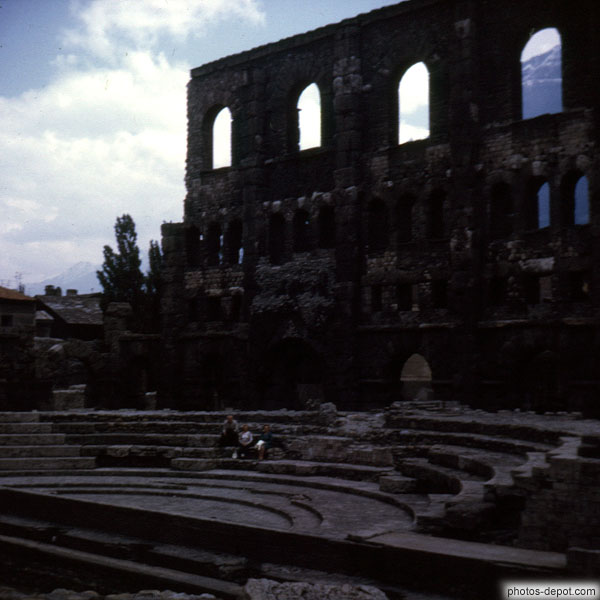 photo de theatre en ruines