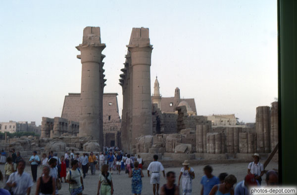 photo de Temple aux colonnes massives