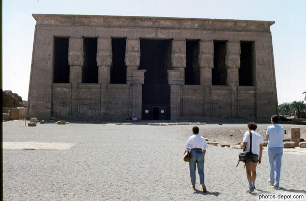 photo de Temple aux larges colonnes
