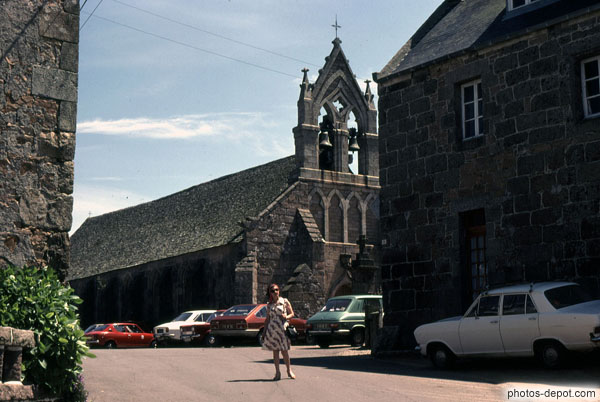 photo de église au mur clocher