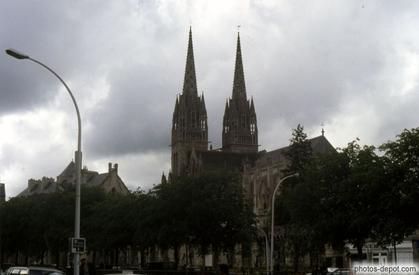 photo de flèches de la cathédrale