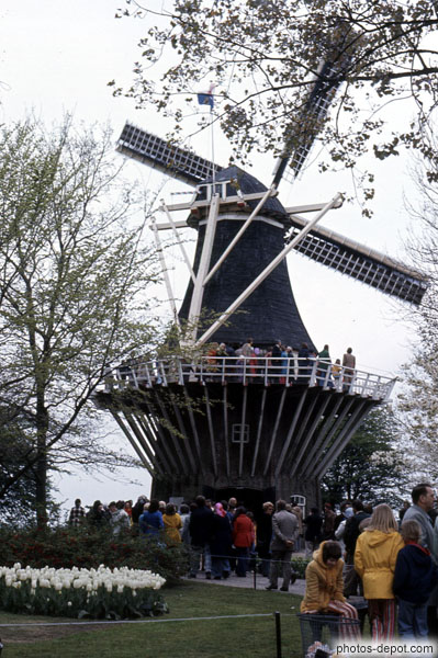 photo de vieux moulin Ã  vent en bois