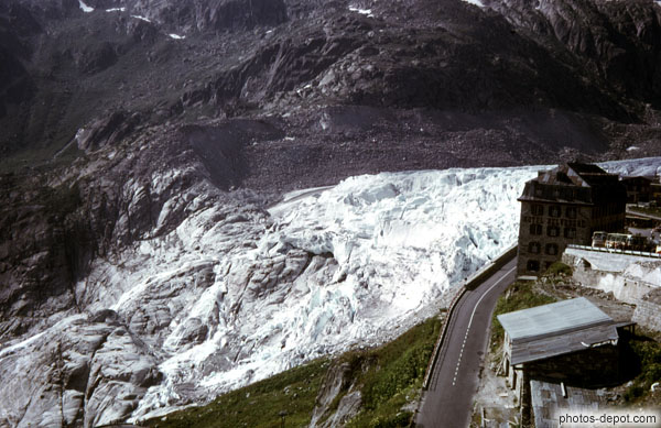 photo d'Hôtel Belvédère devant le glacier