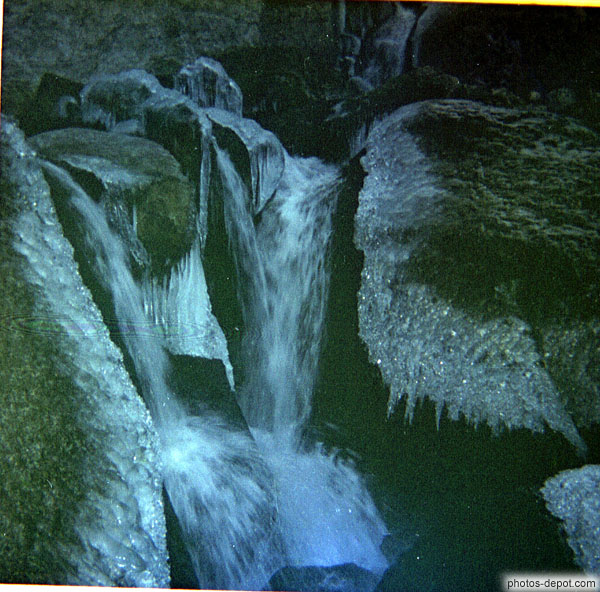 photo de le Furon gelé, torrent de montagne