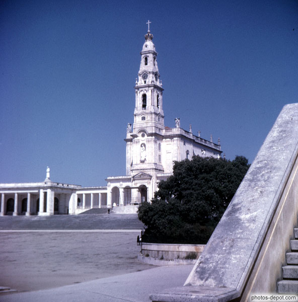 photo de tour de la basilique de Fatima