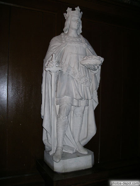 photo de Saint Louis tenant la couronne d'épines du Christ, achetée à grand prix au roi de Jérusalem