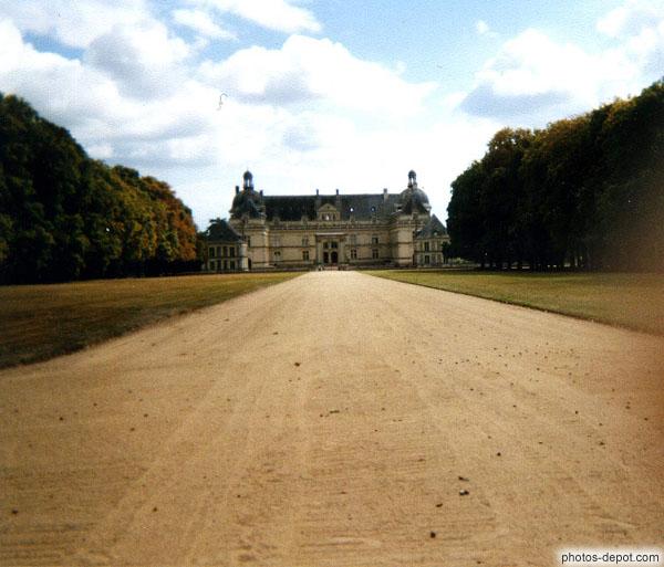 All�e-chateau-Serrant, St Georges sur Loire