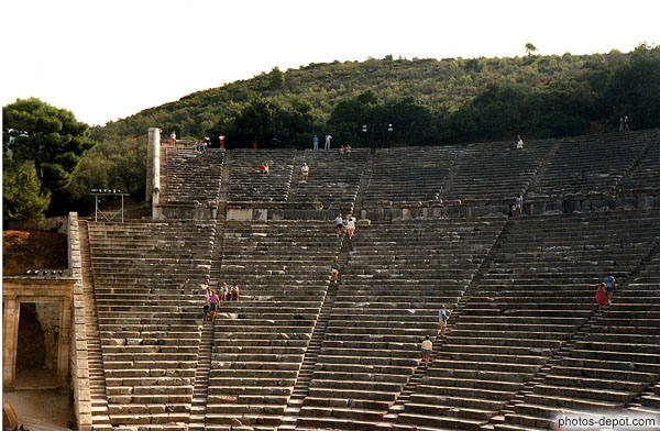 photo de Le théâtre d'Epidaure dans le sanctuaire d'Esculape
