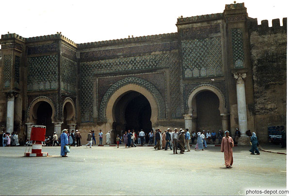 photo de Bab Mansour El Alj la plus somptueuse et la plus célèbre des portes monumentales de Meknès