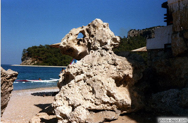 photo de rochers aux formes étranges