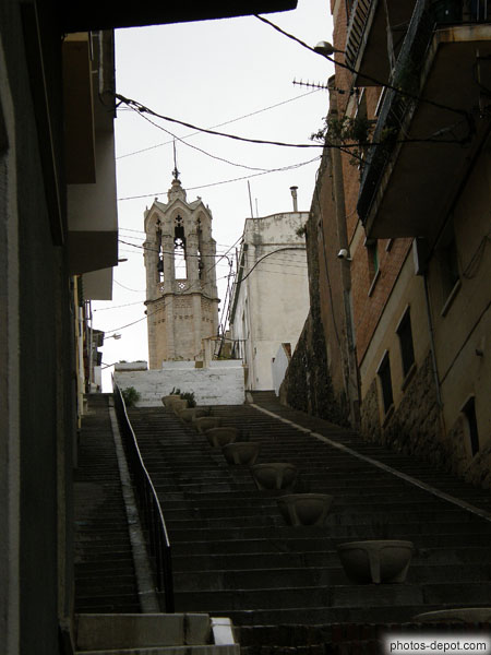 photo d'escalier et clocher