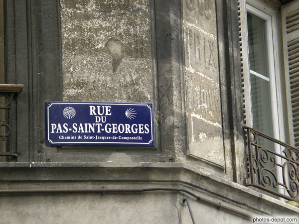 photo de rue du Pas-Saint-Georges, chemins de St Jacques de Compostelle