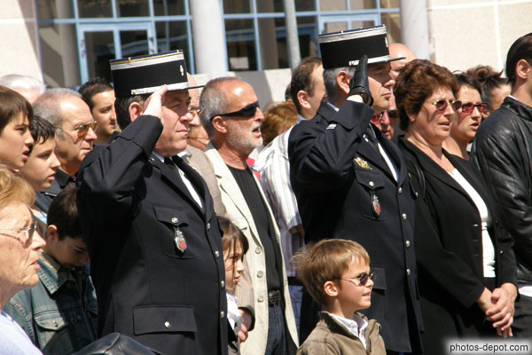 photo de salut militaire gendarmes le 11 novembre