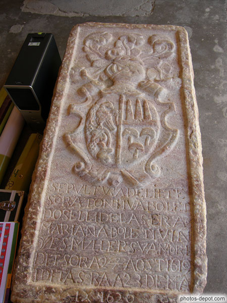 photo de sépulture pierre tombale