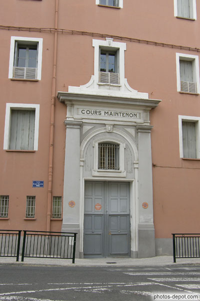 entrée cours Maintenon