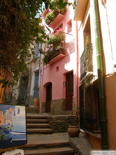 photo de rues colorées, ville d'artistes