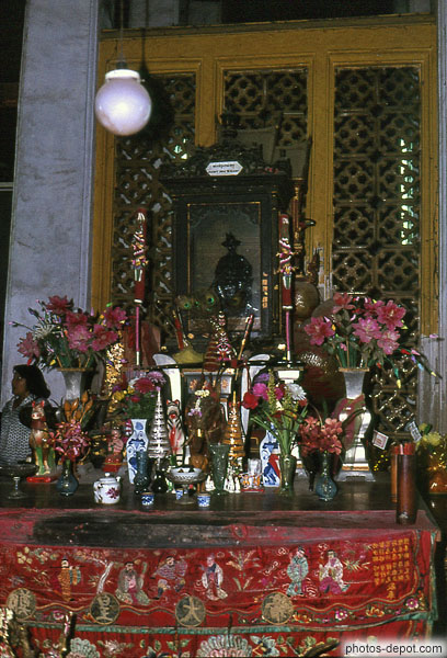 photo d'autel aux offrandes