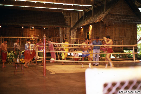 photo de match de boxe sur le ring