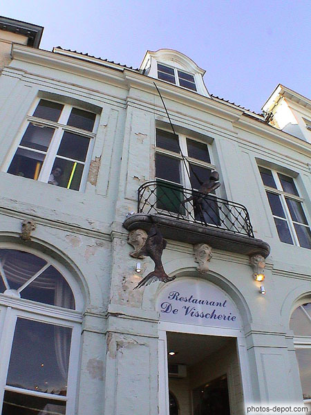 Restaurant place tanneurs