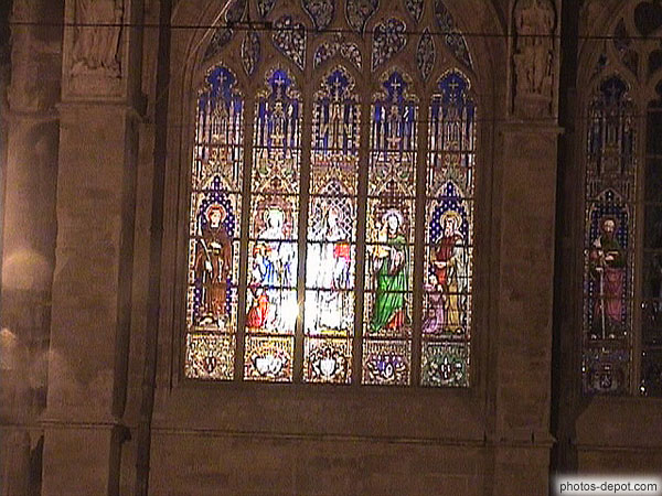 photo de vitraux église des sablons
