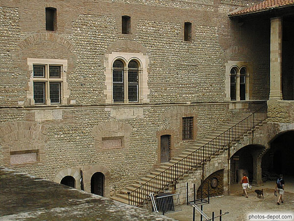 photo d'escalier palais des rois de Majorque