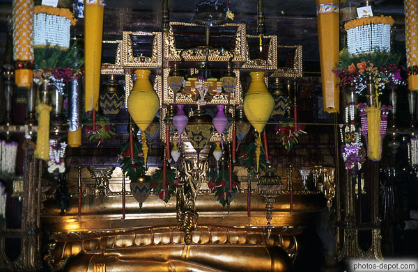 photo de lampes de l'autel