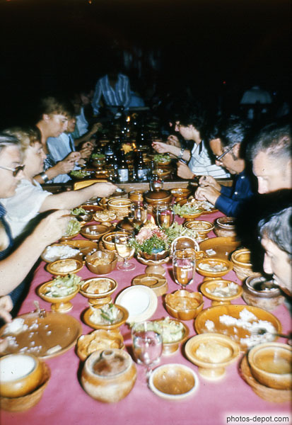 photo de multitude des plats au repas
