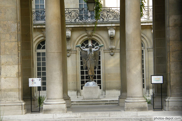 photo d'ange aux couronnes, Musée Carnavalet