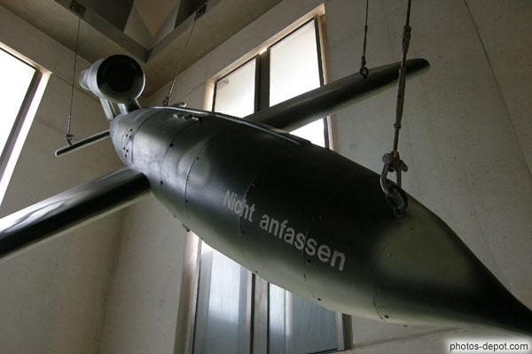 photo de V1, bombe volante autonome d'une portée de 210 km lancés par l'armée allemande en juin 1944 sur Londres