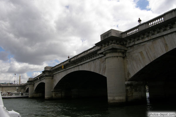 photo de Pont de la Concorde et Obélisque de Louxor ramené par Napoléon en 1836. Lieu des 1300 exécutions à la guillotine pendant la révolution