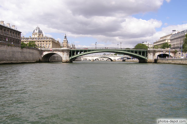 photo de Pont Notre Dame et conciergerie