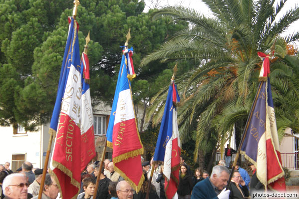 photo de drapeaux des anciens combattants, cérémonie du 11 novembre
