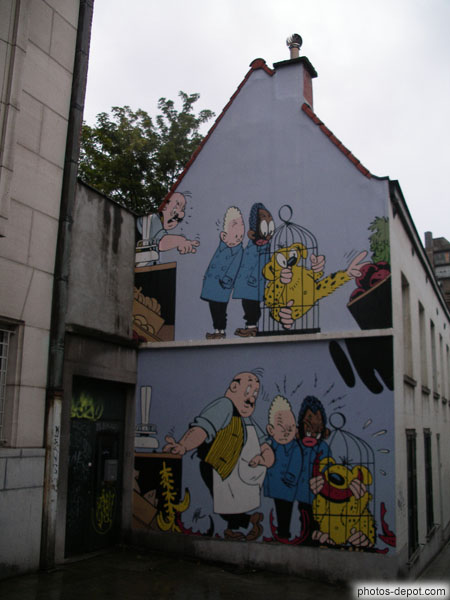 photo de murs peints de personnages de bandes dessinnées