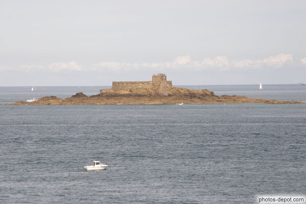 photo de L'île du Petit Bé et son fort