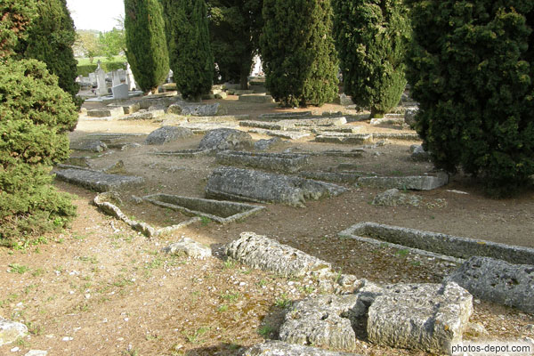 photo de tombes ouvertes datant du 4ème siècle