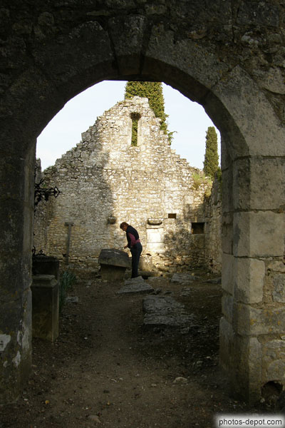 photo de chapelle en ruine