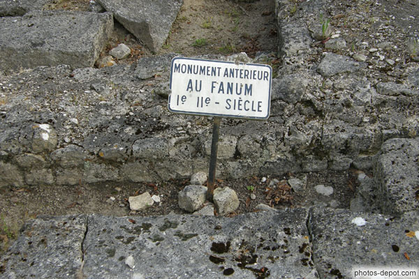 photo de monument antérieur au Fanum