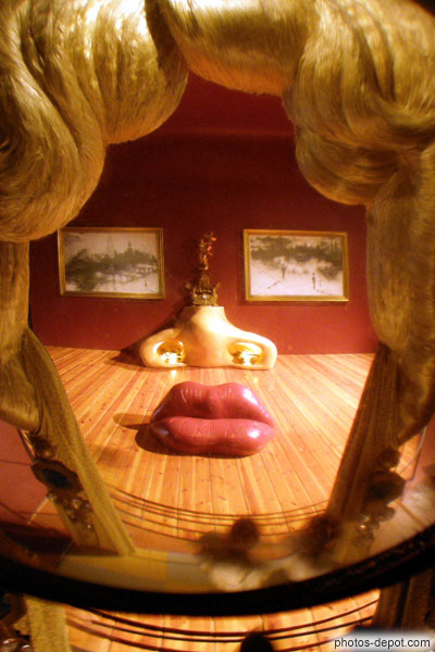 photo d'interprétation spatiale du portait de Mae West avec appartement
