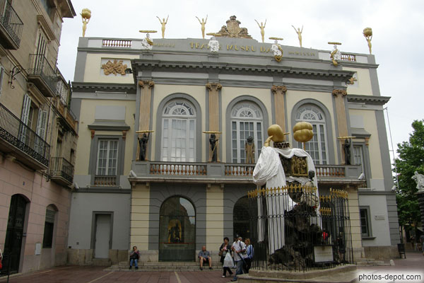 photo de facade théatre musée