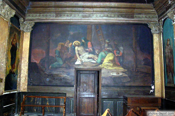 photo de la descente de la croix, peinture sur mur, chapelle des Saintes Epines