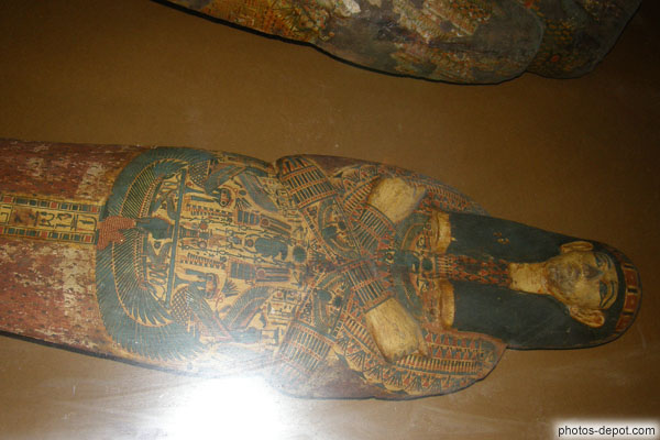 photo de couvercle du sarcophage