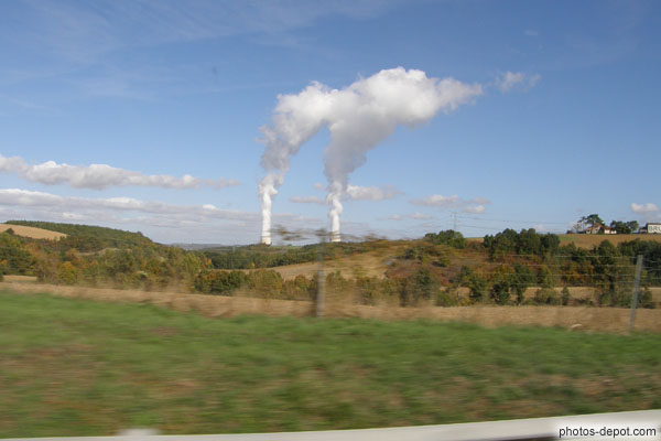 photo de nuages de la centrale nucléaire
