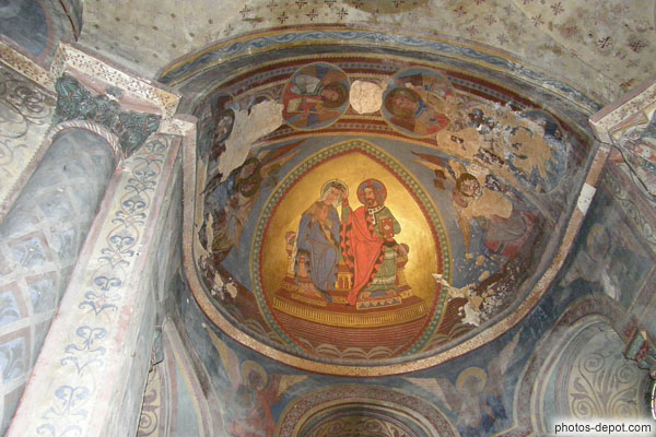 photo de couronnement de la Vierge, fresque sur voute