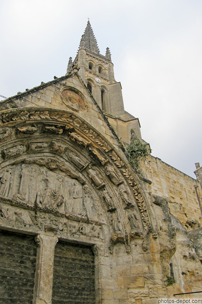 photo de église monolithe et tour