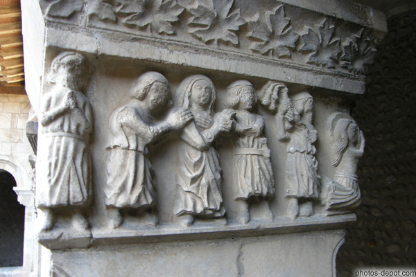 photo de la flagellation sur chapiteau du cloître