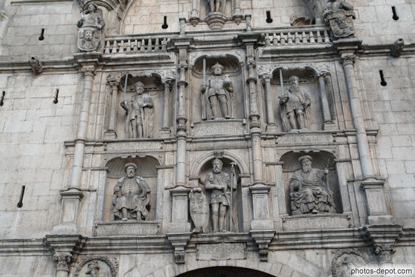 photo de détail de l' Arco de Santa Maria